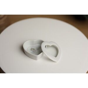 Enesco Precious Moments Heart Ceramic Trinket Box with Lid, 1989, White Pink